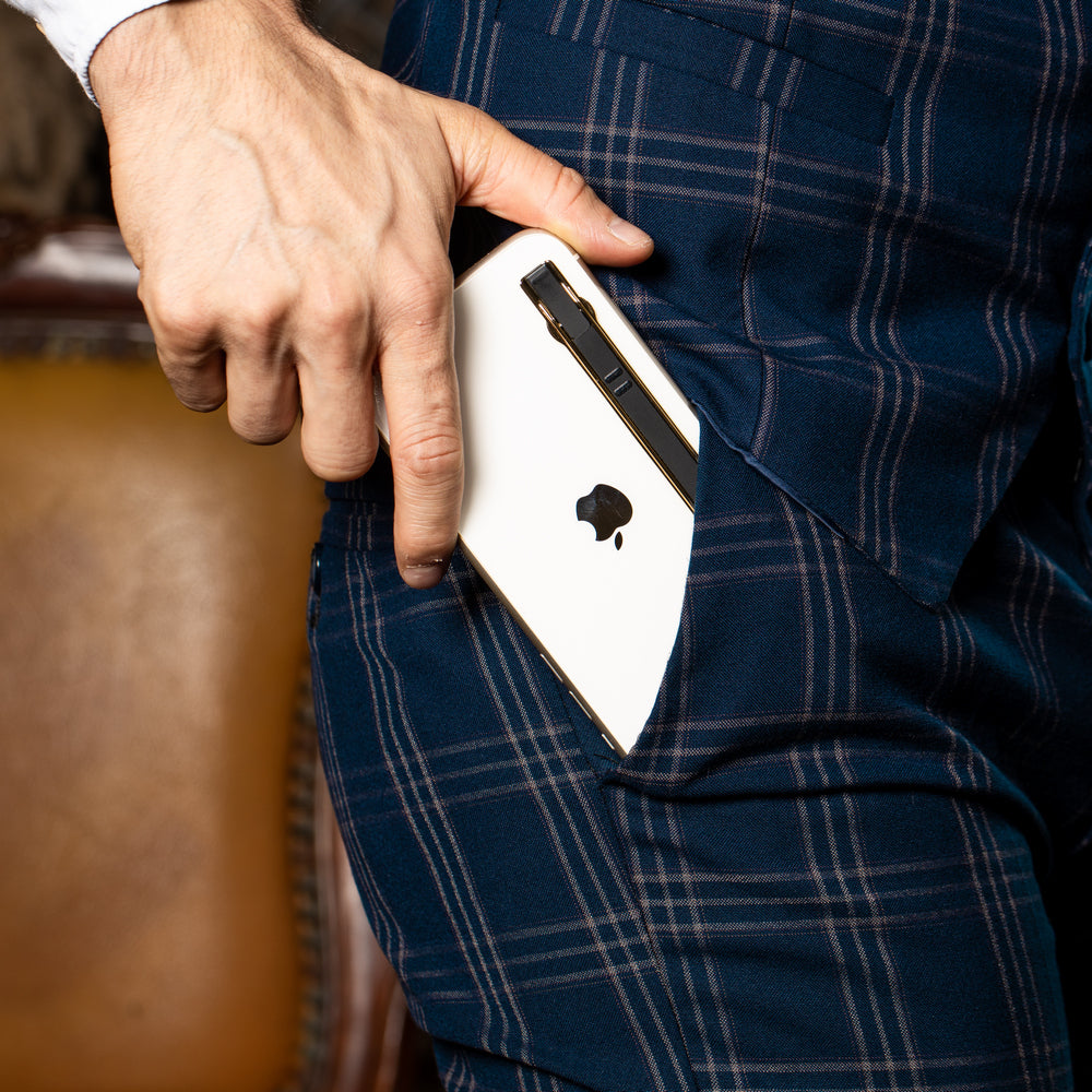 Sleekstrip - Ultra thin stand and grip - original series